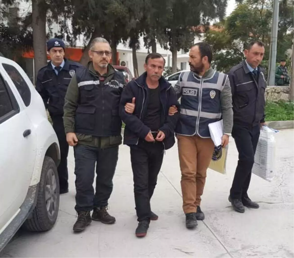 Bastığı Sahte Paralarla Alışveriş Yapan Şüpheli Tutuklandı
