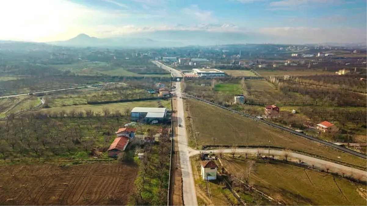 Büyükşehir 6 Metrelik Yolu 22 Metre Genişliğine Çıkarıyor