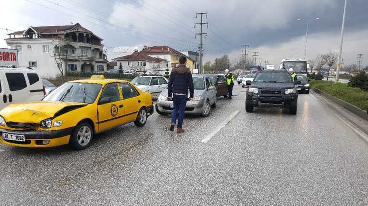 Düzce\'de Zincirleme Trafik Kazası Meydana Geldi