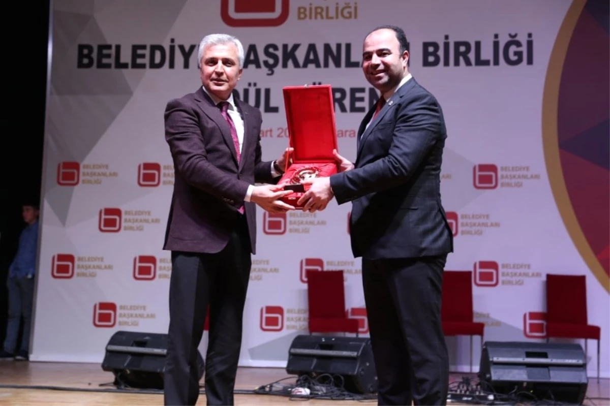 En Beğenilen Belediye Başkanı Ödülü Nihat Çiftçi\'nin