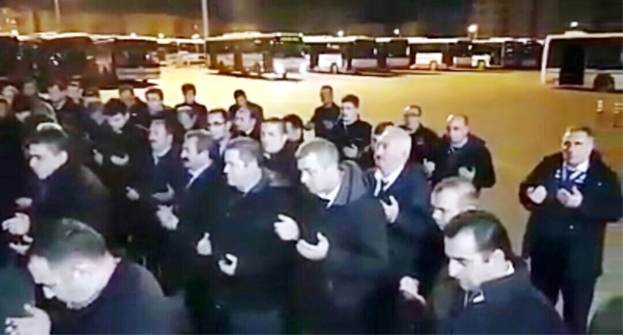 İzmir\'de Otobüs Şoförleri, Mehmetçiğe Dua Edip Mesaiye Başlıyor