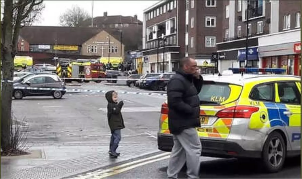 İngiltere\'nin Başkenti Londra\'da Patlama! Bölgeye Çok Sayıda Ambulans Sevk Edildi