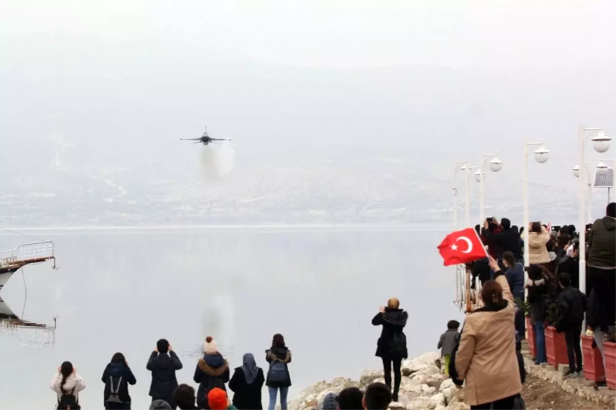 Solotürk, Atatürk\'ün Burdur\'a Gelişi İçin Uçtu