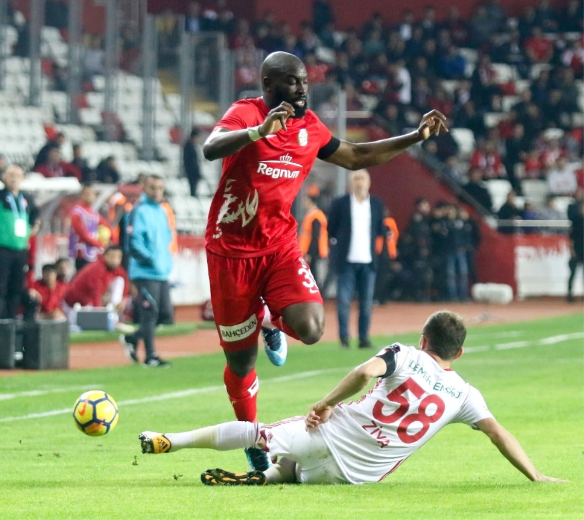 Süper Lig: Antalyaspor: 1 - Demir Grup Sivasspor: 4 (Maç Sonucu)