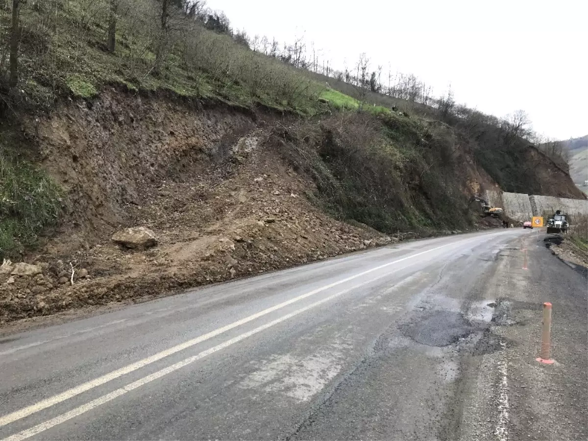 Trabzon\'da Kapanan Yol Ulaşıma Açıldı