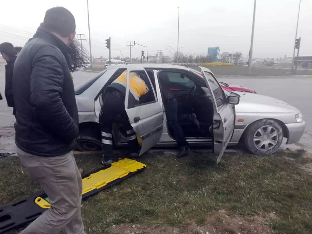 Trafik Işıklarının Yanmaması Kazayı da Beraberinde Getirdi