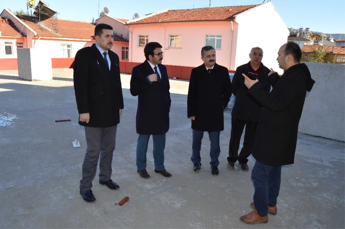 AK Parti İl Başkanı Mengi, Aile ve Sosyal Politikalar İl Müdürlüğü Hizmet Binasında İnceledi