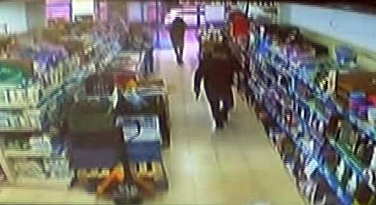Ataşehir\'de 17 Bin Liralık Silahlı Market Soygunu Kamerada