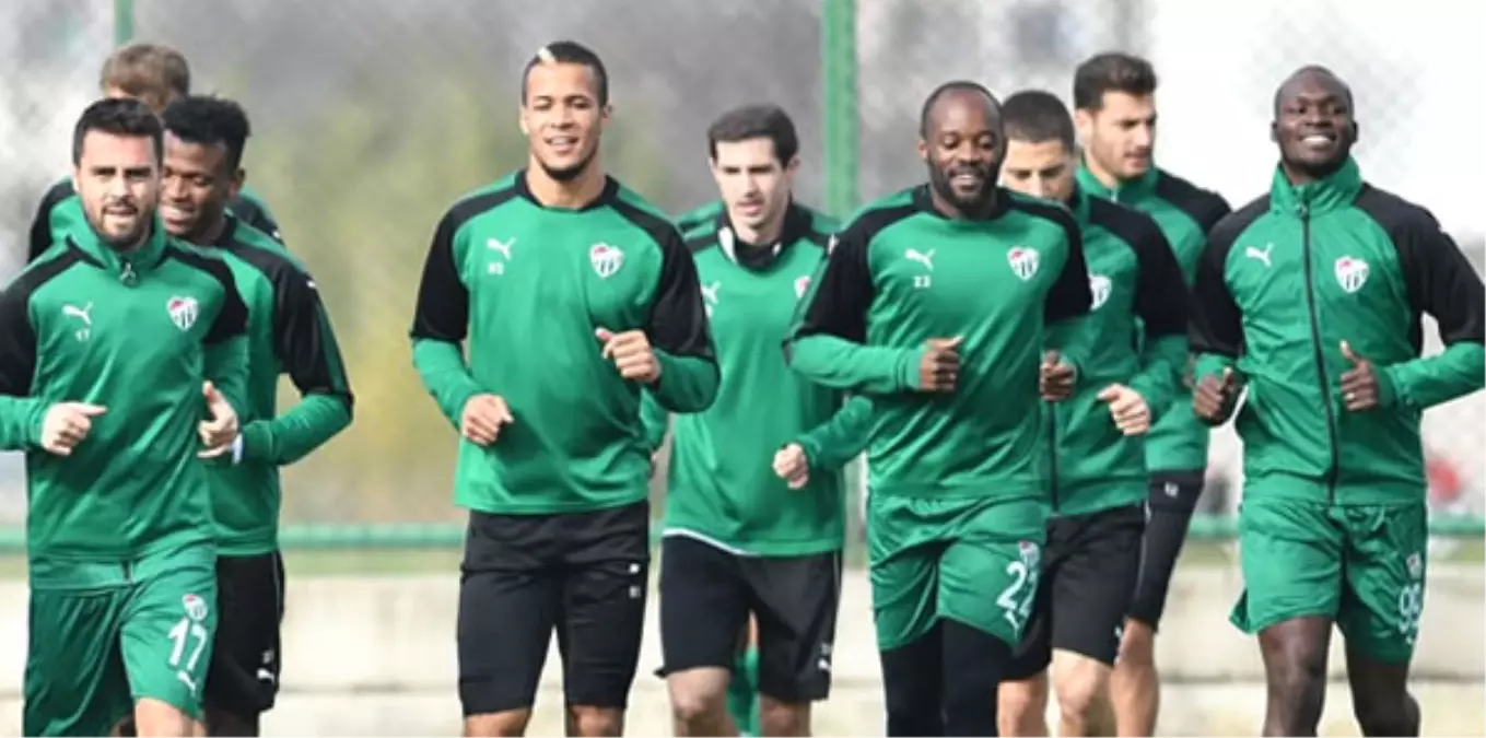 Bursaspor, Osmanlıspor Maçı Hazırlıklarına Neşeli Başladı