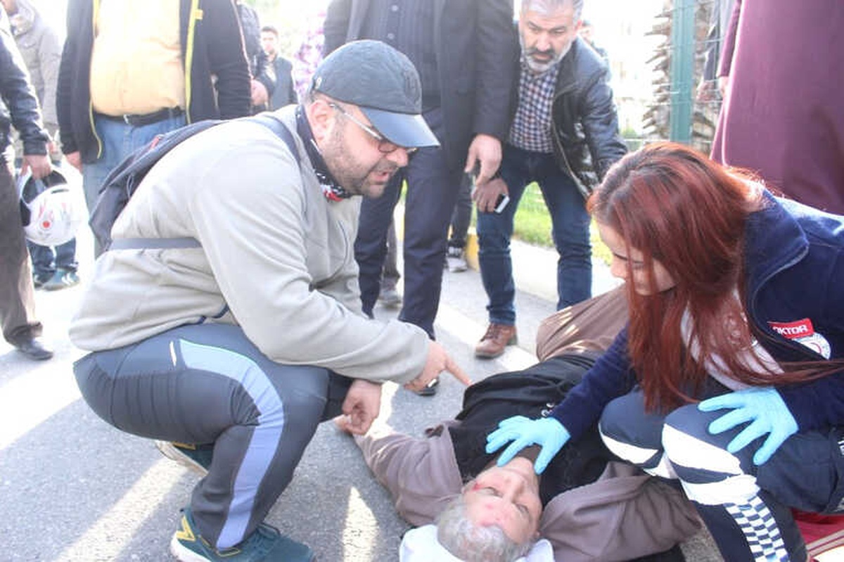 Ehliyetsiz Sürücü Yayaya Çarptı: 1 Yaralı