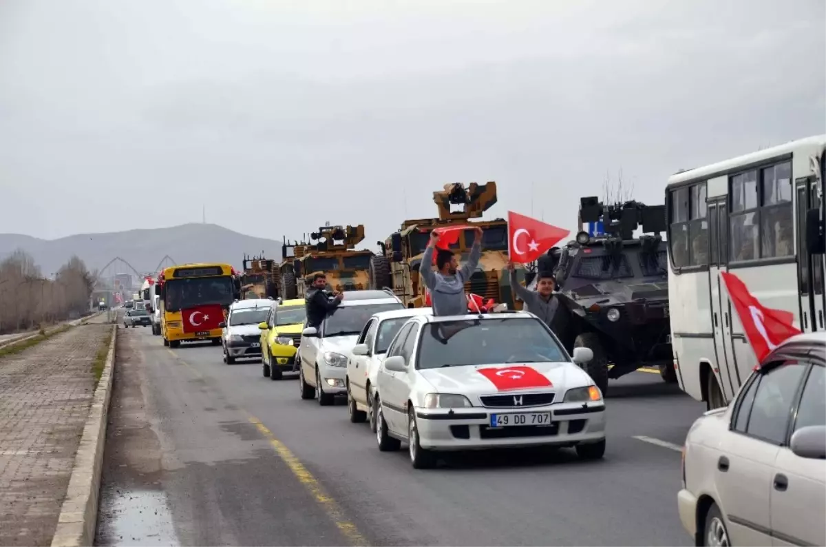 Muş\'ta Görevli Kahraman Mehmetçikler Türk Bayrakları ve Dualarla Afrin\'e Uğurlandı