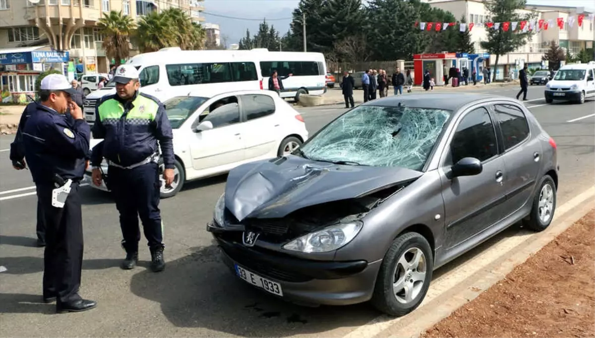 Otomobilin Çarptığı Yaya Yaralandı