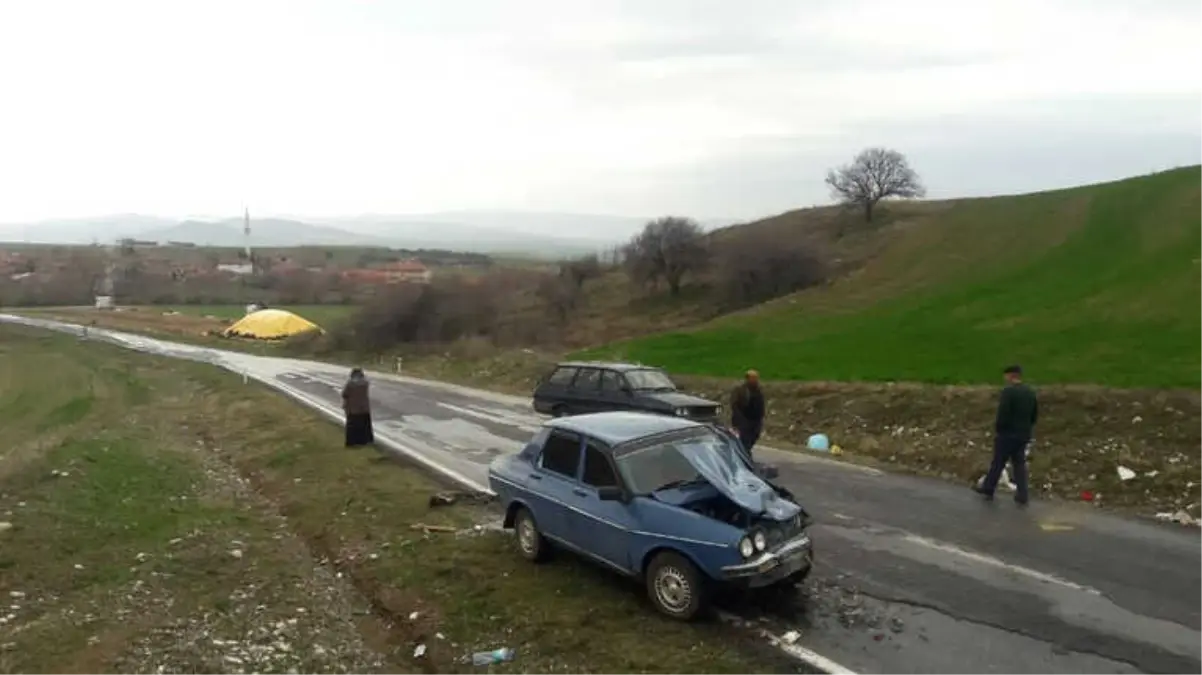 Sungurlu\'da İki Ayrı Trafik Kazası: 2 Yaralı