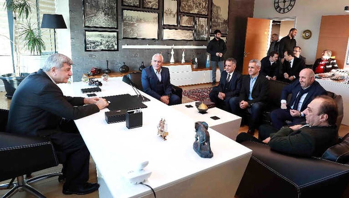 Başkan Karaosmanoğlu\'dan Tekstil Fabrikasına Ziyaret
