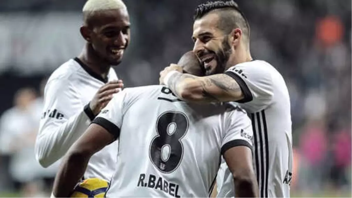 Beşiktaş\'ı Talisca, Babel ve Negredo Taşıyor