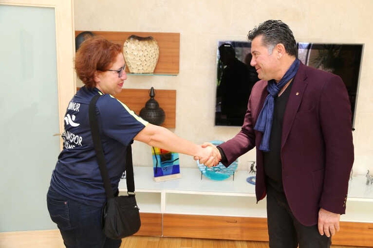 Bodrumspor Master Yüzme Takımından Başkan Kocadon\'a Ziyaret