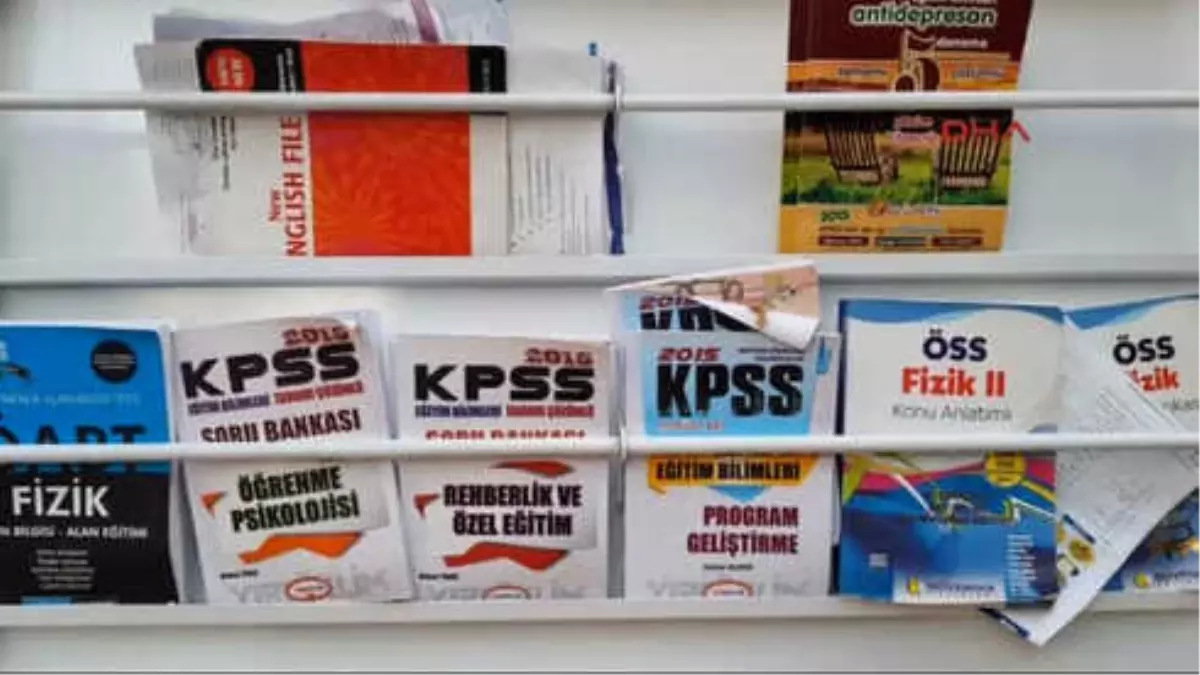 Düzce Kitap Paylaşım Yerine Konulan Fetö\'nün Test Kitapları Zabıta Tarafından Alındı