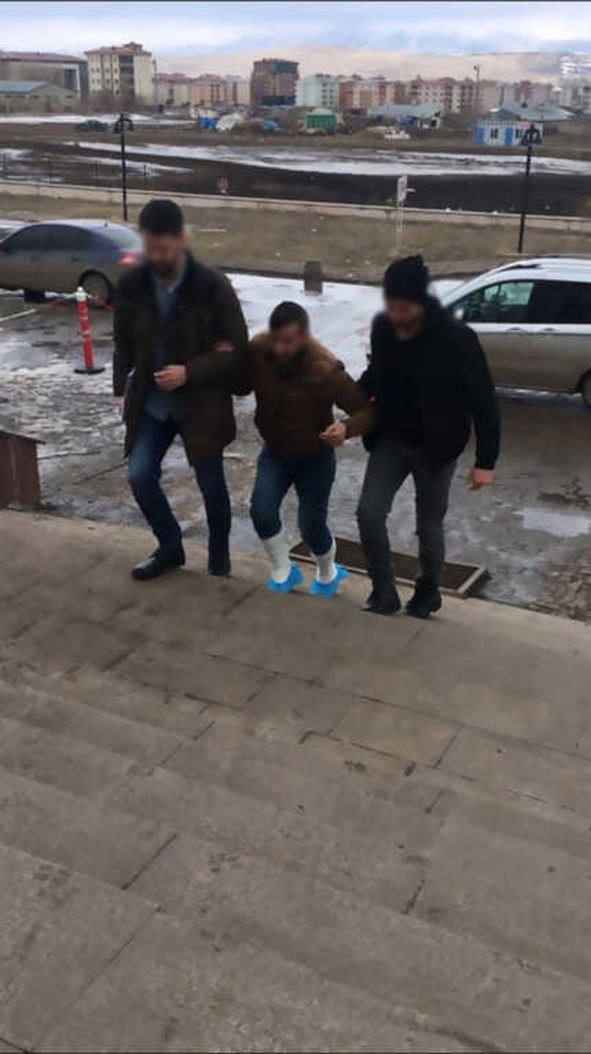 Evlere Giren Hırsız Yakayı Ele Verdi