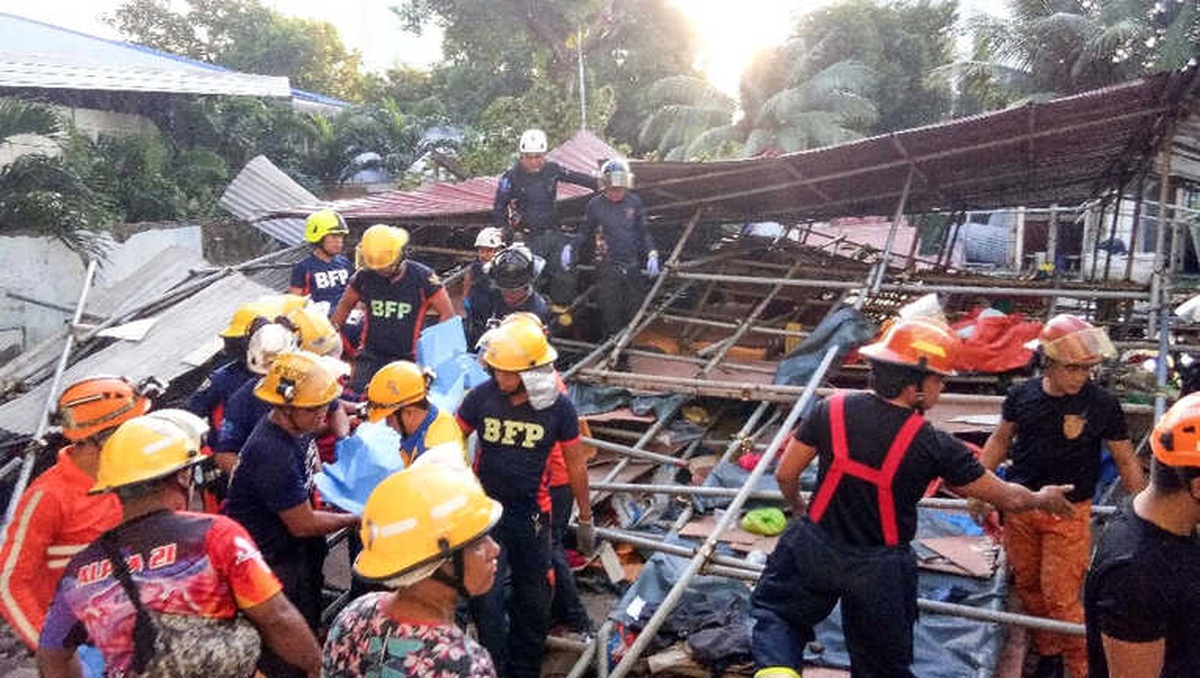 Filipinler\'de İşçilerin Kaldığı Baraka Çöktü: 5 Ölü