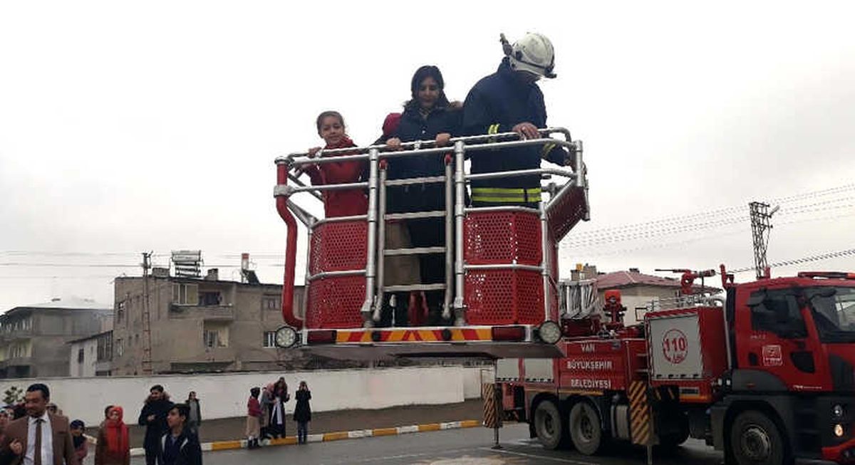 İtfaiye Ekibinden Öğrencilere Eğitim
