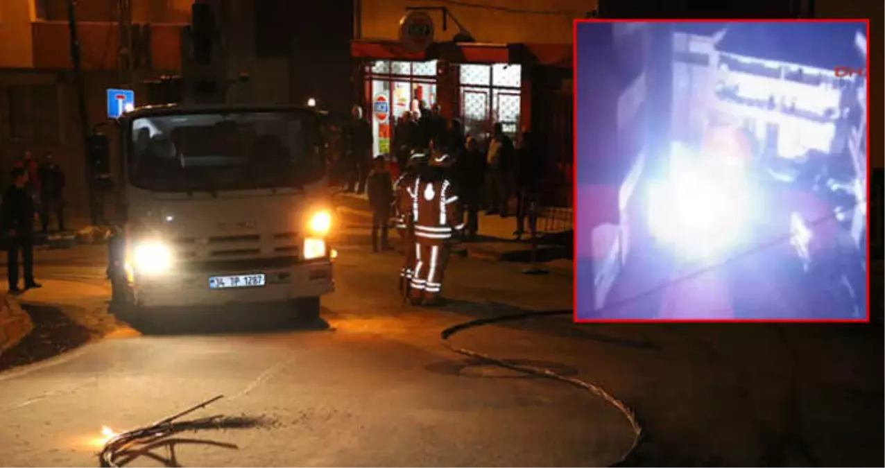 Kağıthane\'de Elektrik Kabloları Bomba Gibi Patladı, Mahalleli Sokağa Fırladı