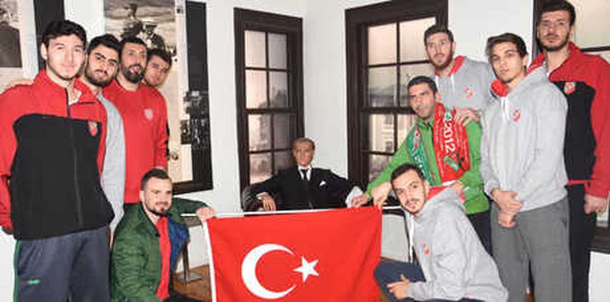 Karşıyaka\'dan Selanik\'teki Atatürk Evi\'ne Ziyaret