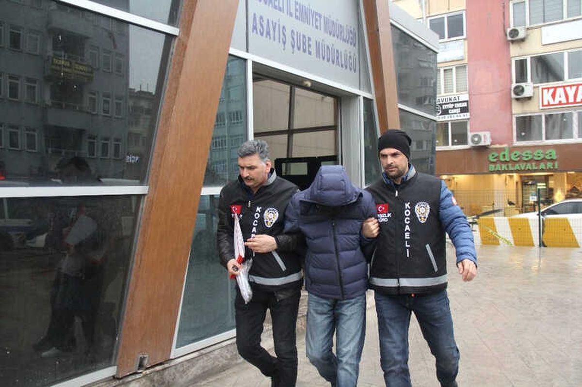 Kocaeli\'de Kapıları Kırarak Evleri Soyan Hırsızlardan 1\'i Tutuklandı