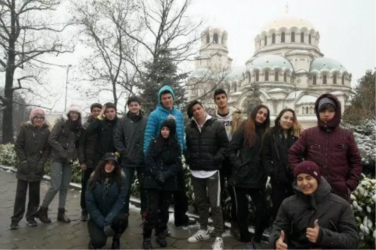 Kuşadalı Öğrencilerden Kardeş Şehir Sinaia\'ya Dostluk Gezisi