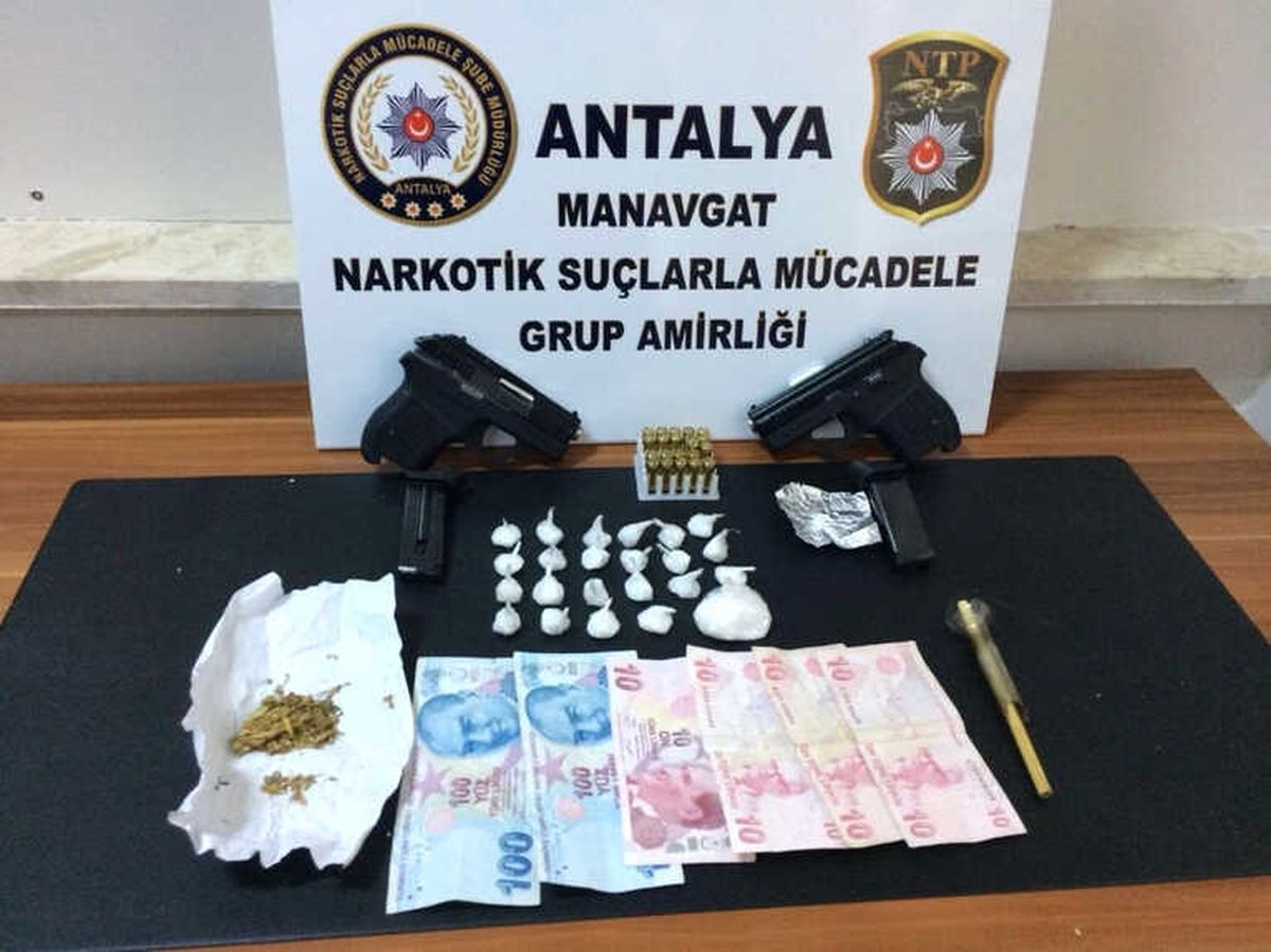 Manavgat\'ta Uyuşturucu Operasyonları