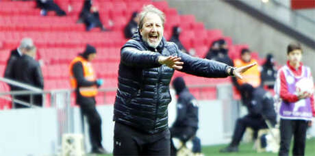 Manisaspor\'da Teknik Direktör Taşkın İstifa Etti