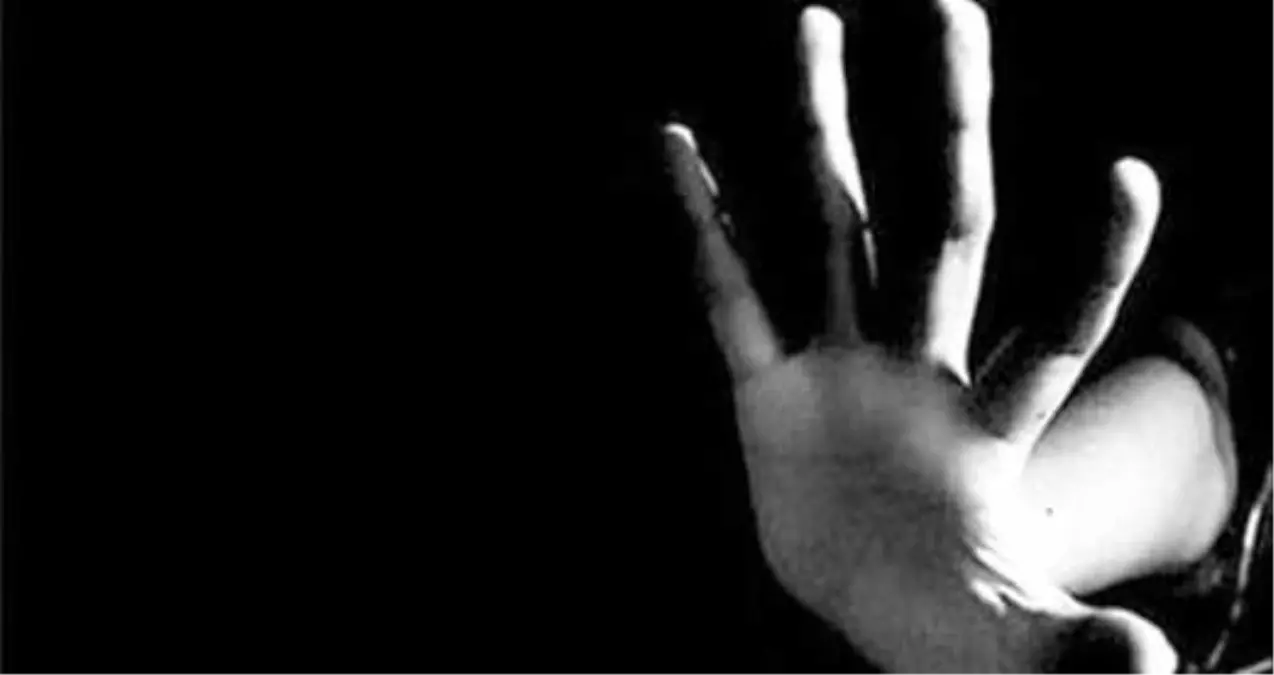 Gezi Parkı\'nda Rezalet! 70\'lik Sapık, 17 Yaşındaki Erkek Öğrenciyi Taciz Etti