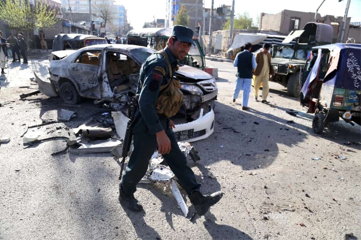 Afganistan\'da İntihar Saldırısı: 2 Ölü
