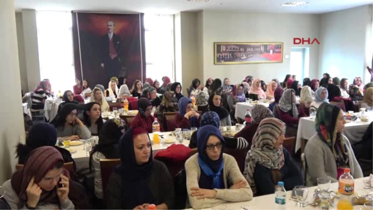 Bursa Türk Metal Sendikalı 7 Kadın Ölüm Yıl Dönümlerinde Bursa\'da Anıldı