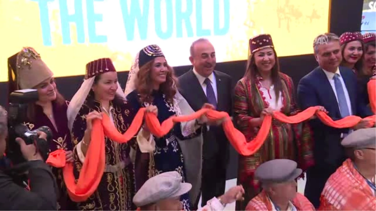 Dışişleri Bakanı Çavuşoğlu, Turizm Fuarında Türk Stantlarını Gezdi (2)