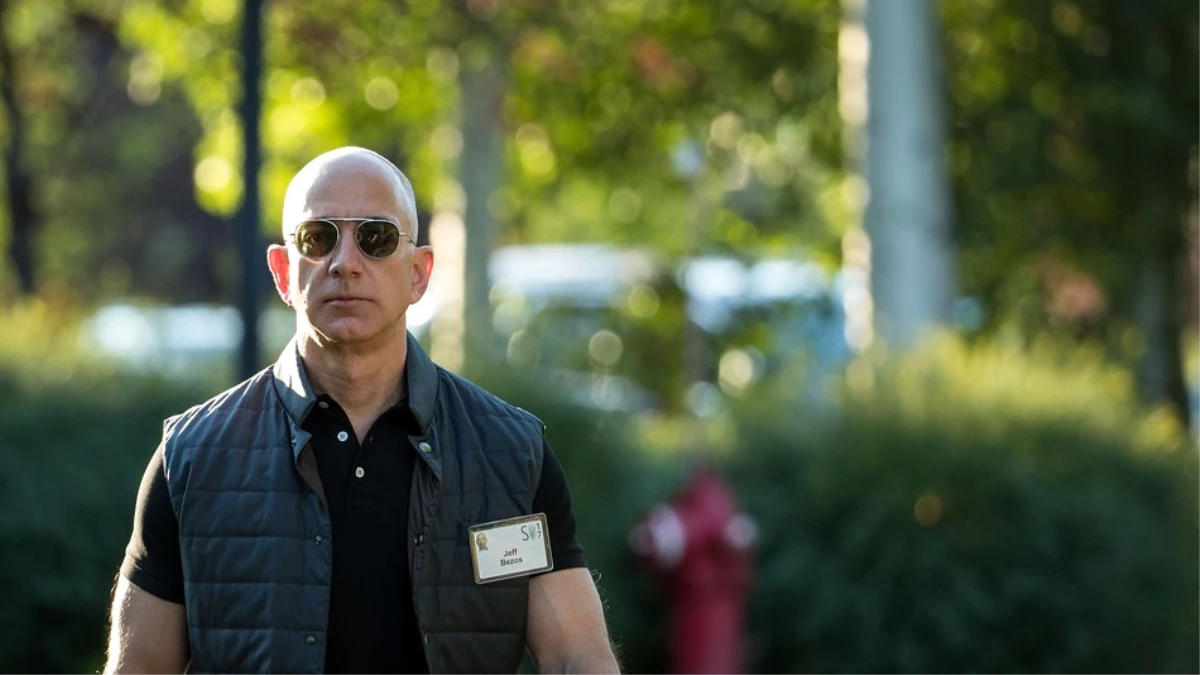 Dünyanın En Zengini Amazon\'un Patronu Jeff Bezos Oldu
