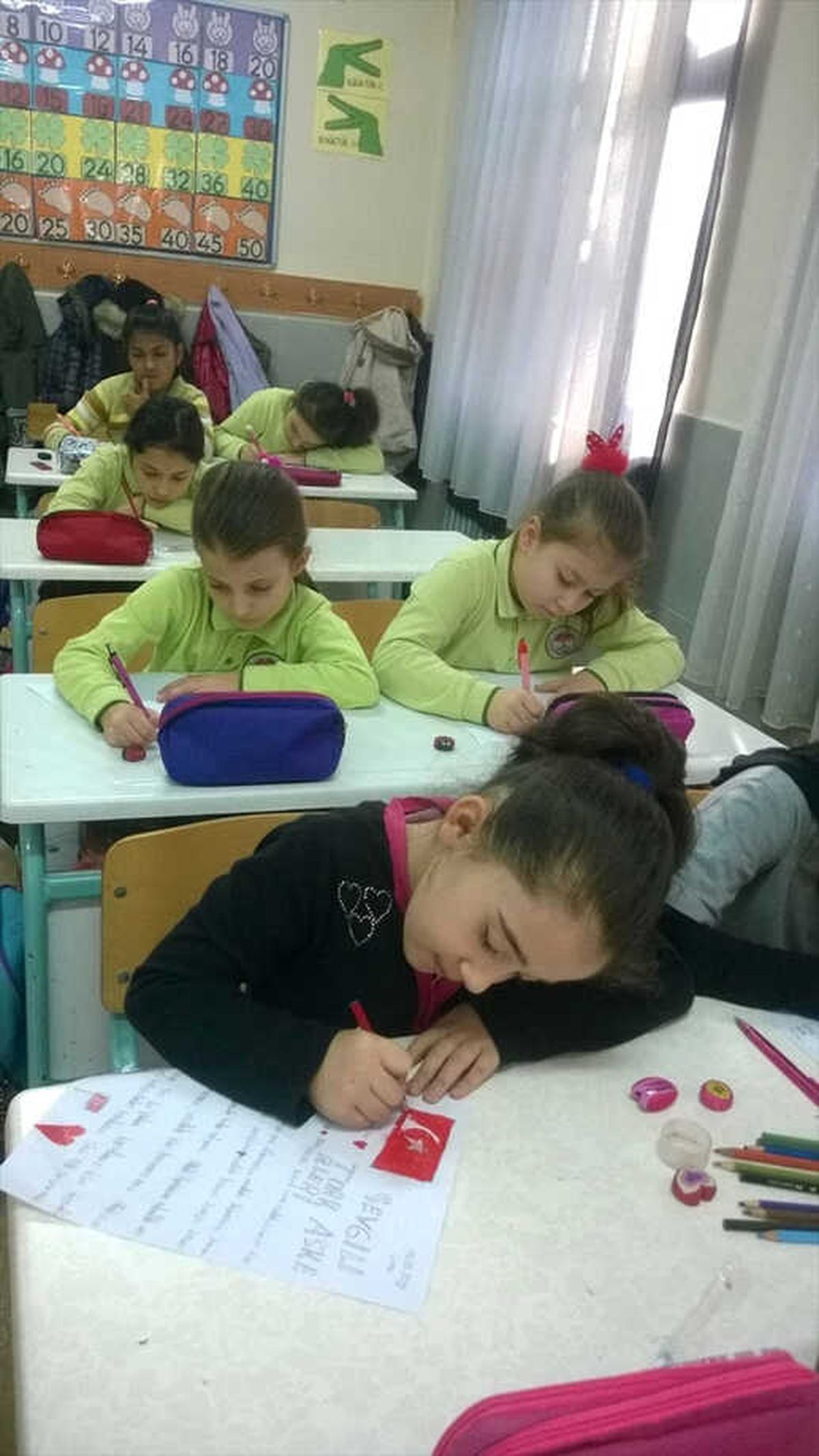 İlkokul Öğrencilerinden Mehmetçik\'e Mektup