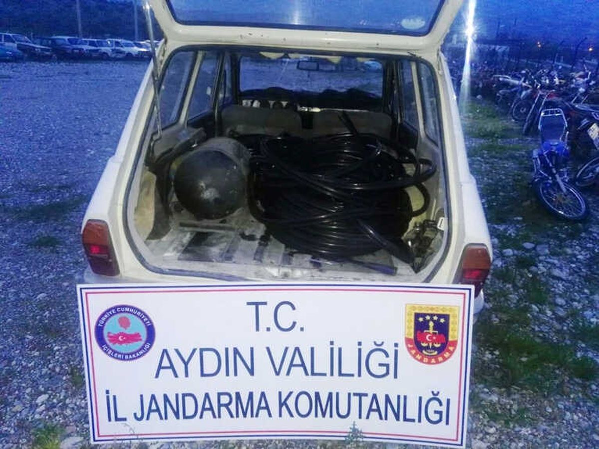Kablo Çalarken Sinyale Yakalandılar