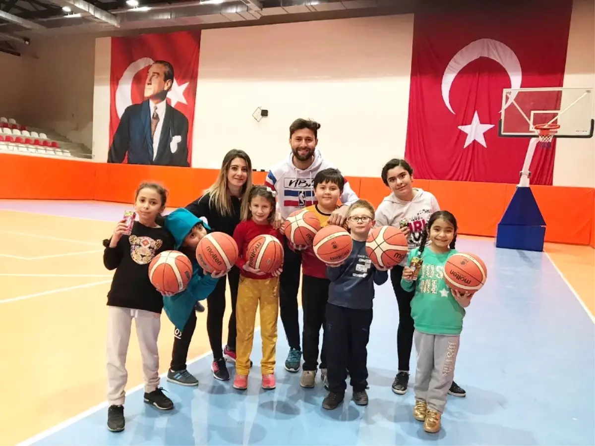 Öğrencilere Basketbol Kursu