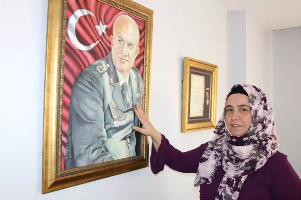 Şehit Binbaşı Kulaksız\'ın Eşi: "Babasız Çocuk Büyütebilirim Ama Vatansız Asla"