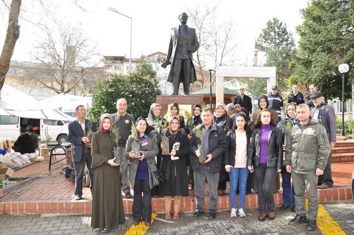 Simavlı Kadınlara Fidan Dağıtıldı