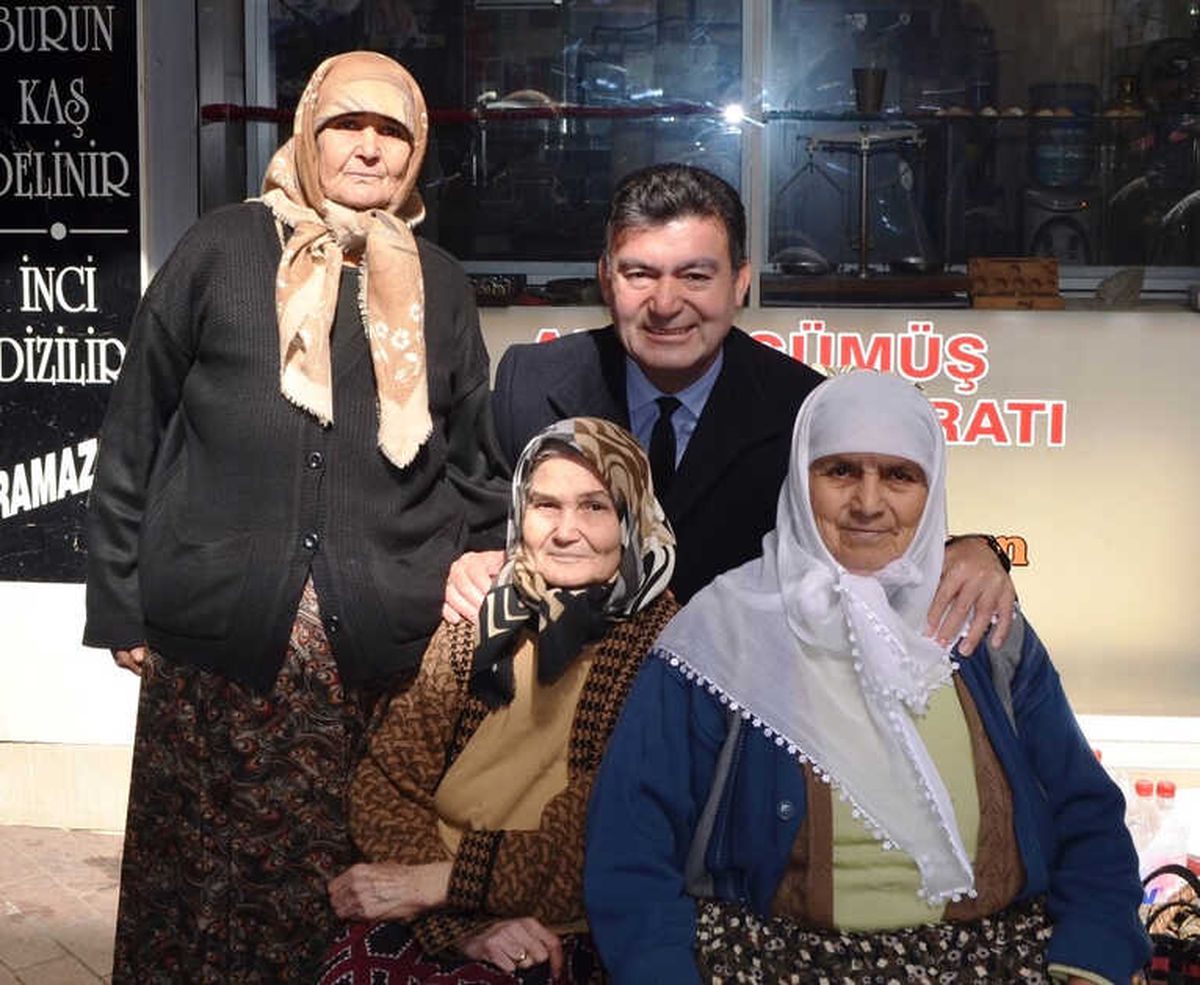 Ümmet Akın Kadınları Unutmadı