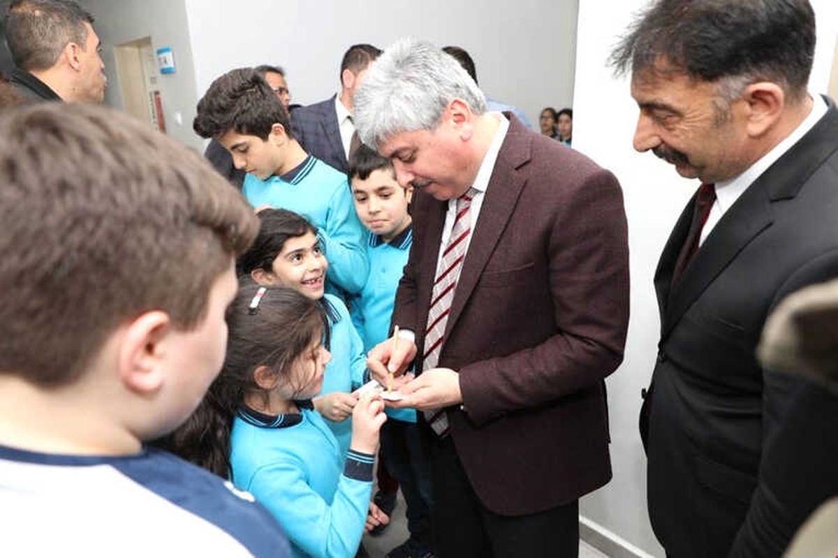 Vali Doğan, Kaküv İlköğretim Okulunda