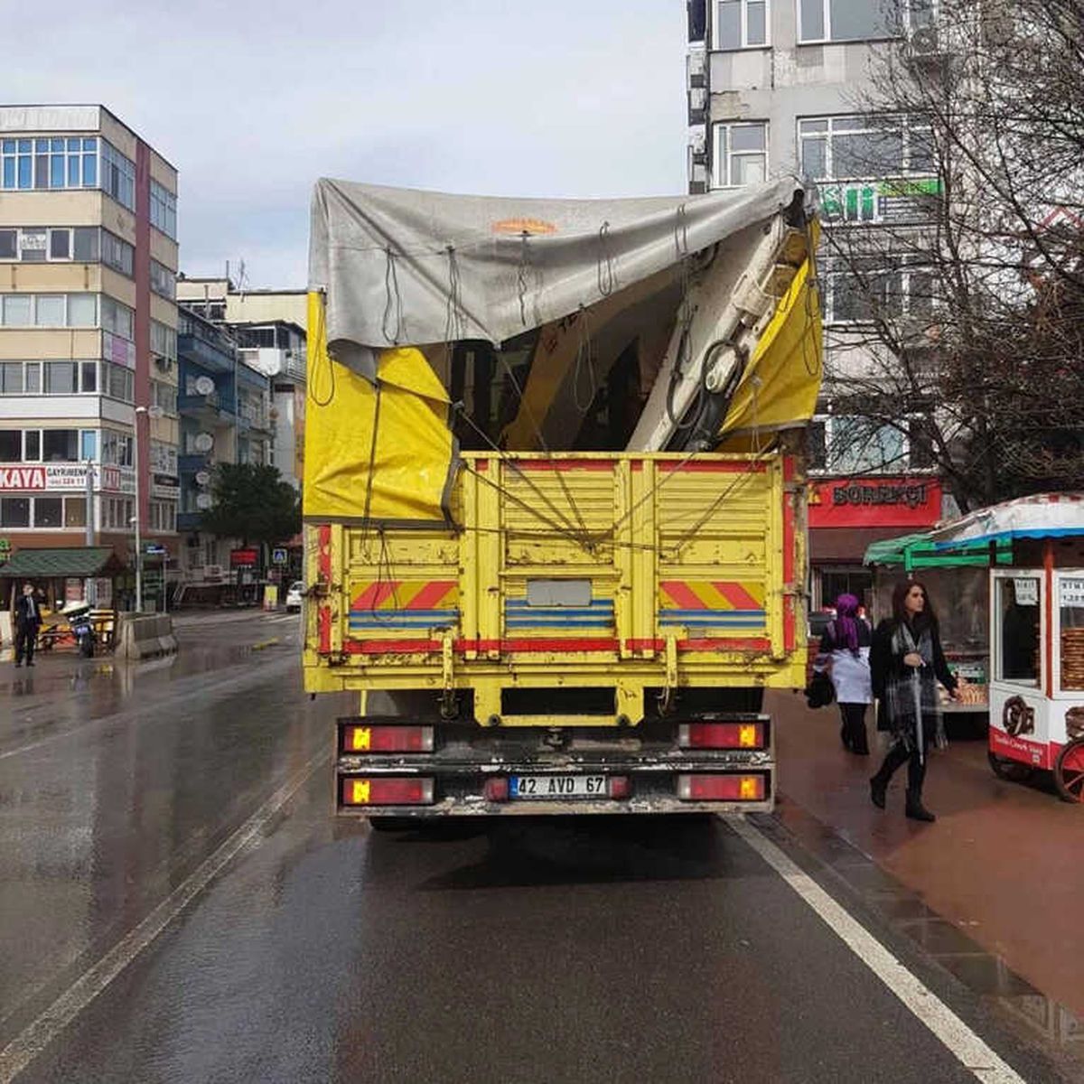 400 Bin Liralık İş Makinesini Çaldı