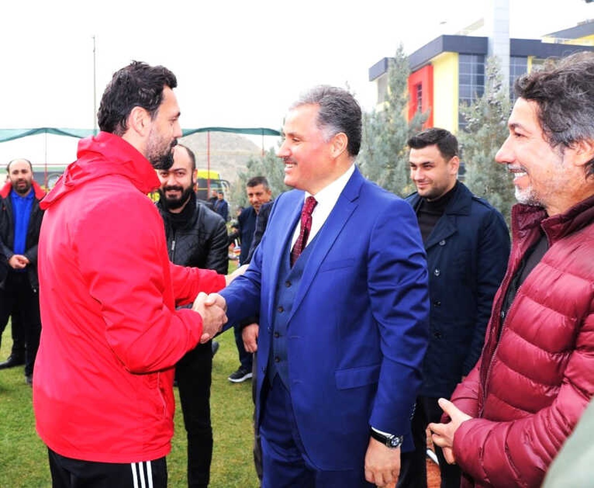 Ahmet Çakır\'dan E.yeni Malatyaspor\'a Fenerbahçe Morali