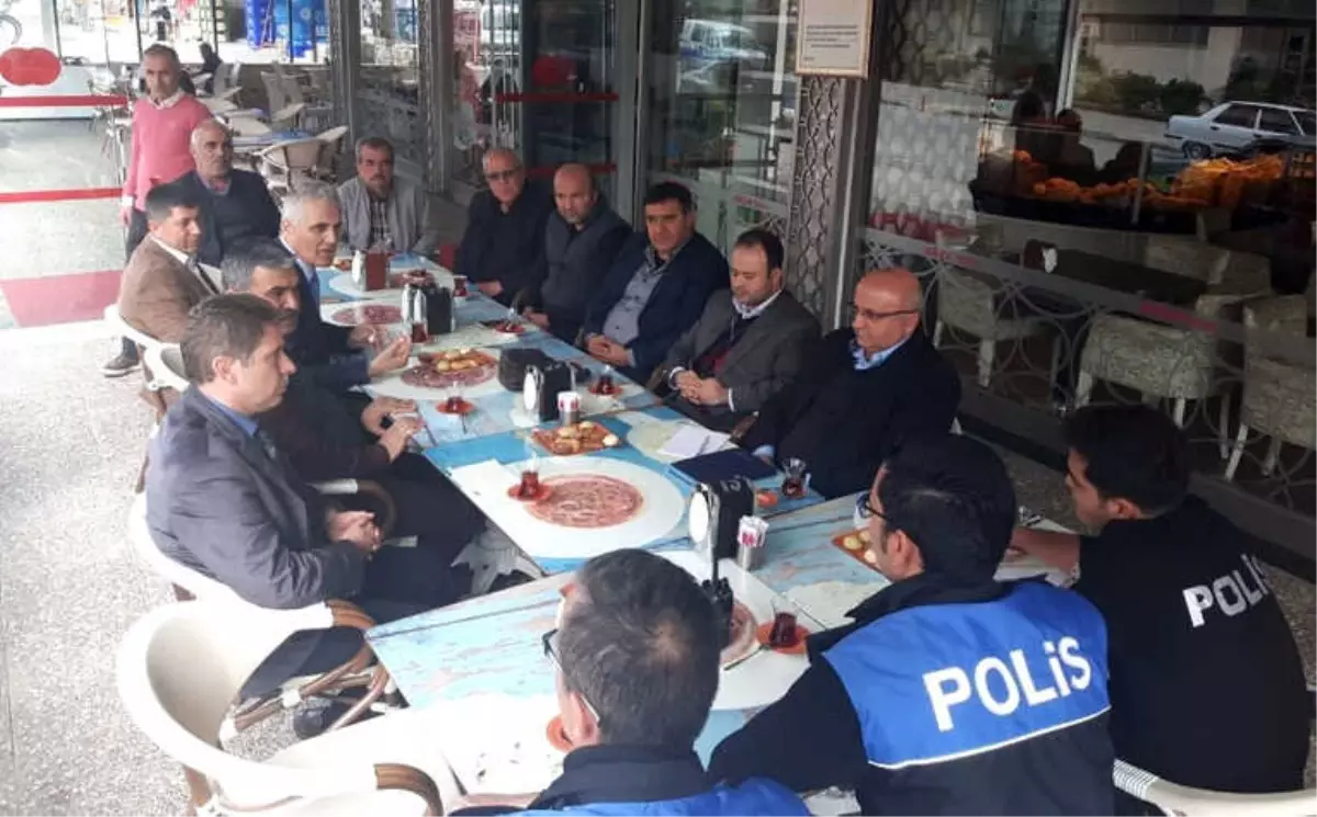 Alanya\'da Polis, Mahalleliyle Buluşmaya Devam Ediyor