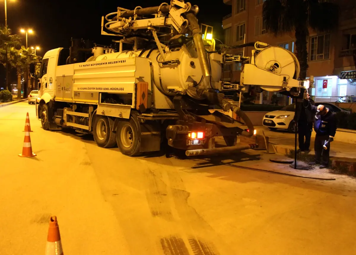 Altyapı Temizliği Gece-Gündüz Sürüyor