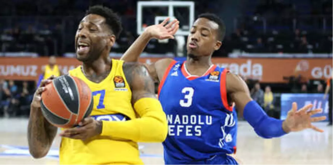 Anadolu Efes-Maccabi Fox: 81-94