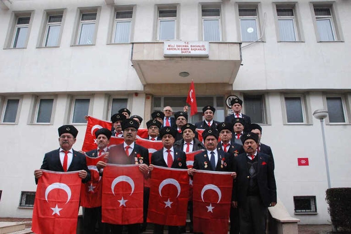 Bartınlı Gaziler Askere Gitmek İçin Askerlik Şubesine Başvurdu