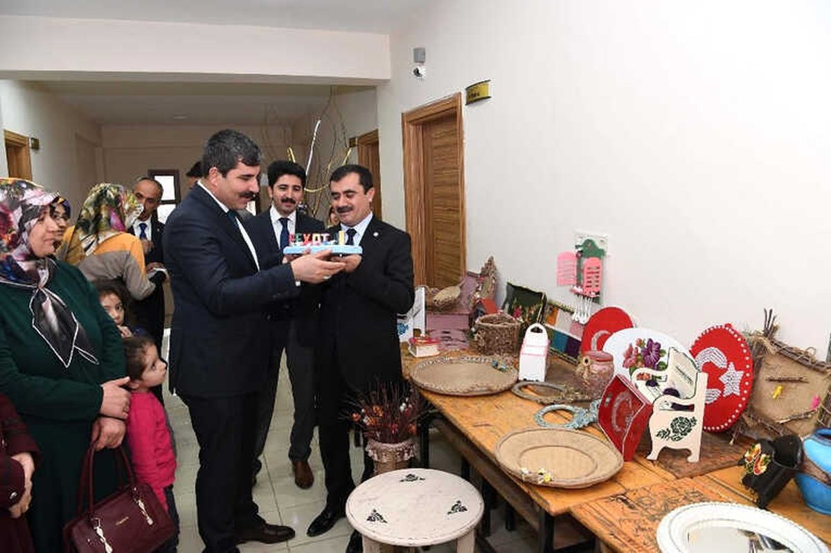 Başkan Asya, Kursiyerlere Sertifika Dağıttı