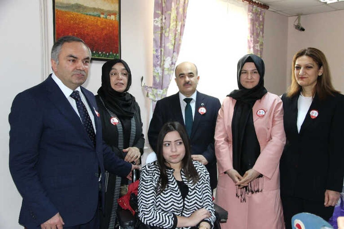 Başkan Ay\'dan 8 Martta En Anlamlı Hediye